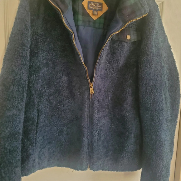 Pendleton fuzzy full zip woman's winter cozy jacket, size medium - Picture 9 of 11